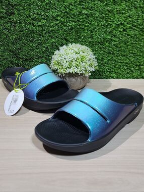 OOFOS OOahh Luxe Women's Slides - Atlantis US 9 NEW